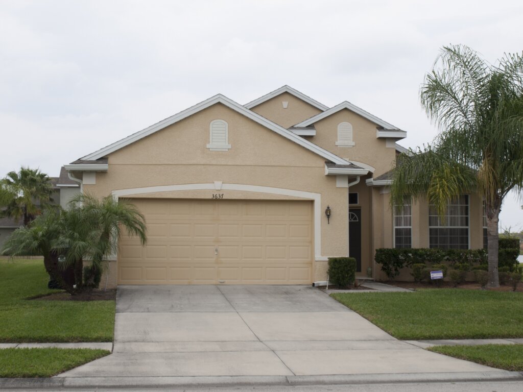 Florida neighborhood where Beach Bums Real Estate buys houses